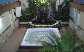 Petit Hotel